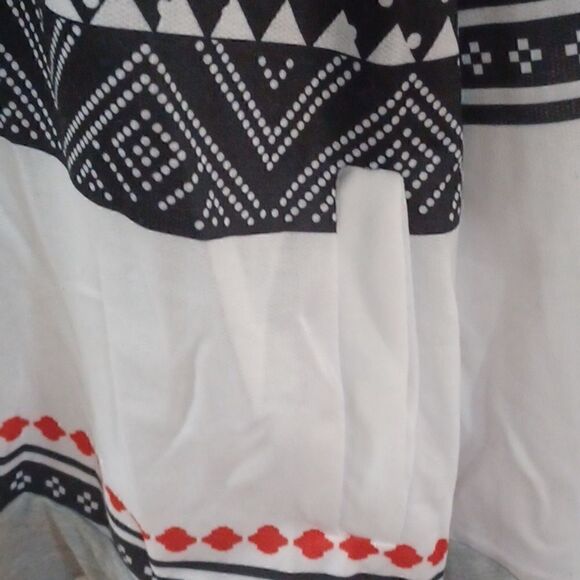 Christmas Hoodie 🎄  - Picture 4 of 8